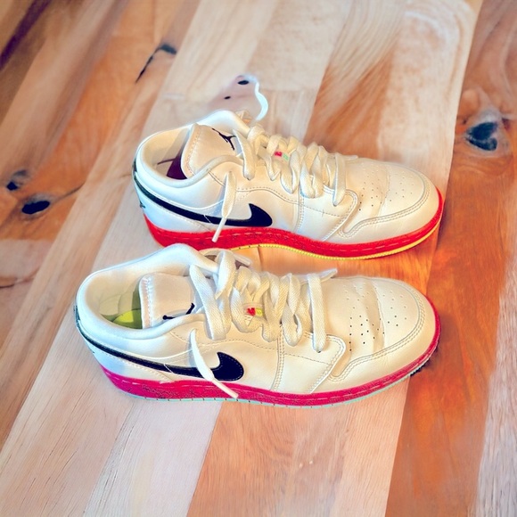 Air Jordan 1 Low GS Multi Color. Size 5. - Picture 8 of 12